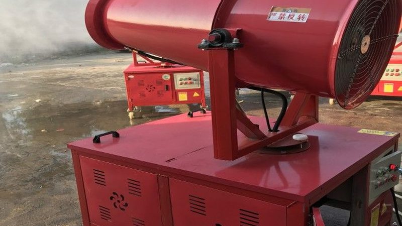 家用除尘器主要通过以下几个步骤来净化空气：